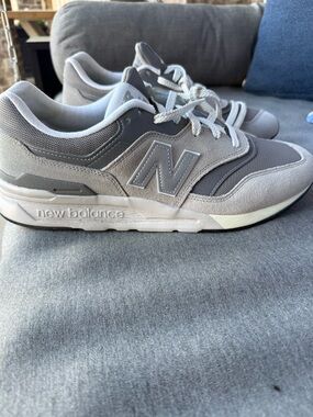 New Balance Men's Light Gray and White Casual Sneakers